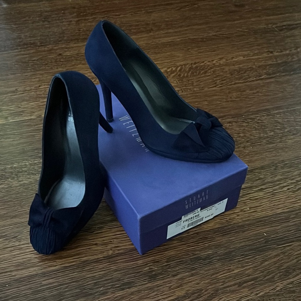 Nearly new navy suede pumps with 3.5” heel